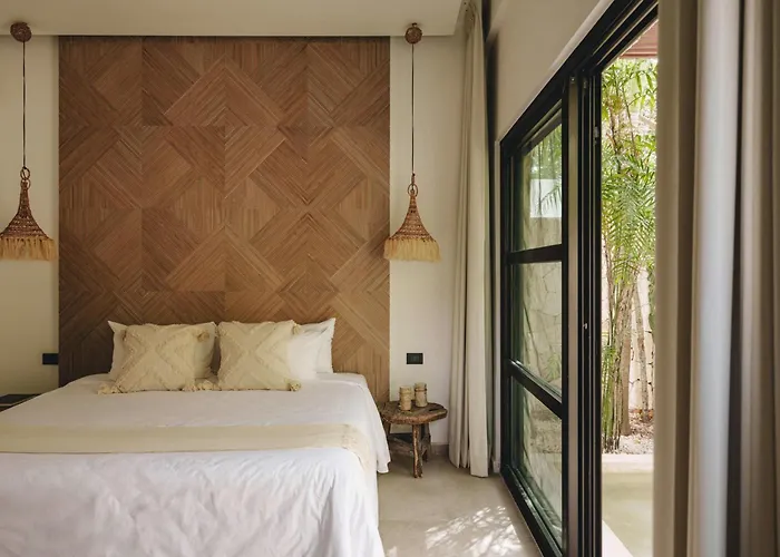 Elegant 4 Bedroom Villa, Gated Access & Personalized Concierge *
