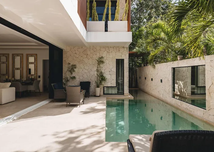 Elegant 4 Bedroom Villa, Gated Access & Personalized Concierge Tulum