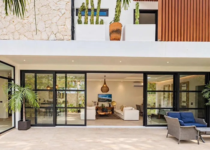 Elegant 4 Bedroom Villa, Gated Access & Personalized Concierge Villa Tulum