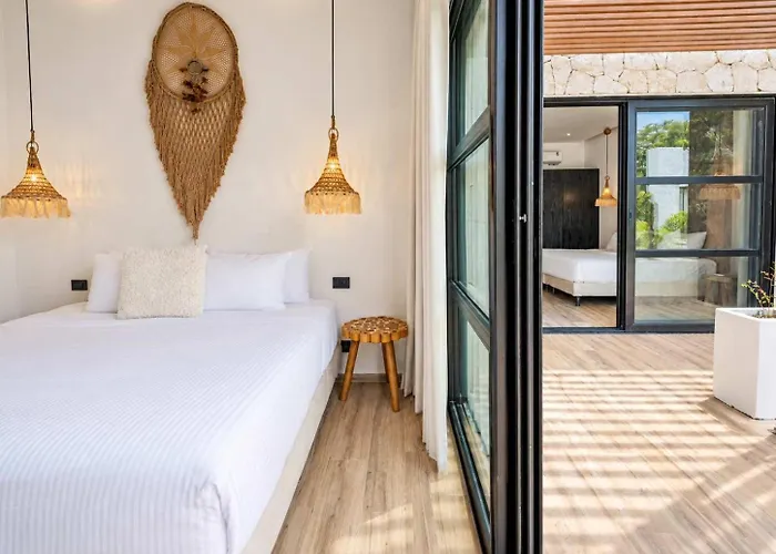Elegant 4 Bedroom Villa, Gated Access & Personalized Concierge * Tulum