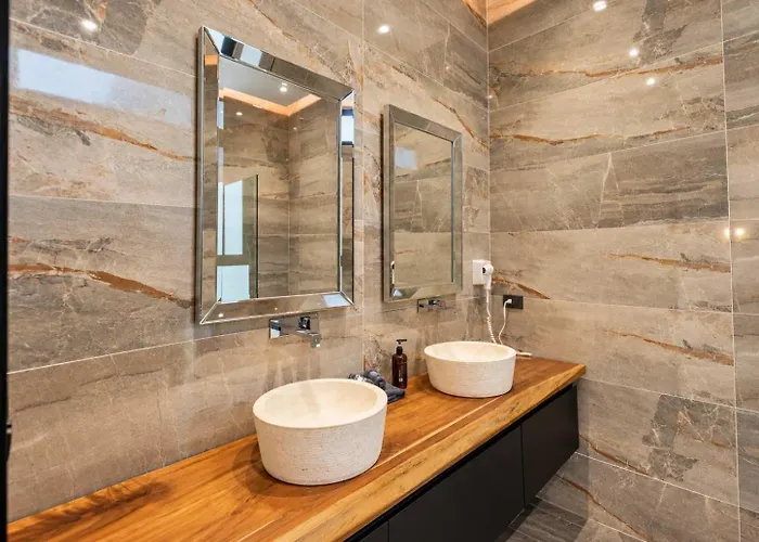 Elegant 4 Bedroom Villa, Gated Access & Personalized Concierge