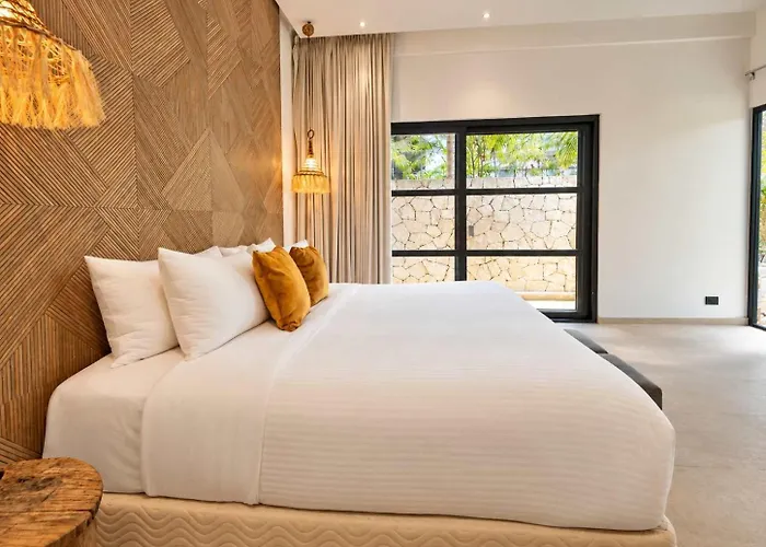 Elegant 4 Bedroom Villa, Gated Access & Personalized Concierge Villa