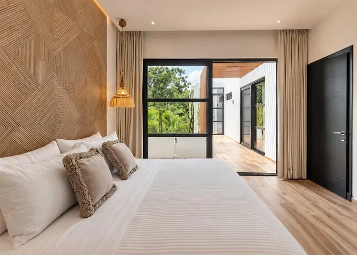 Elegant 4 Bedroom Villa, Gated Access & Personalized Concierge *