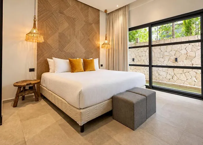 Elegant 4 Bedroom Villa, Gated Access & Personalized Concierge