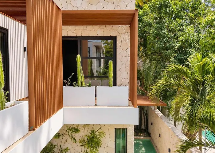 Elegant 4 Bedroom Villa, Gated Access & Personalized Concierge Tulum